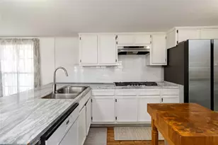 227 Henderson Ln, Lockhart, TX 78644 - Photo 11