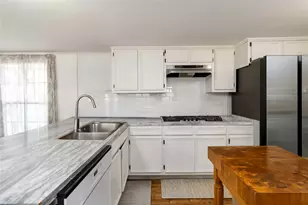 227 Henderson Ln, Lockhart, TX 78644 - Photo 11