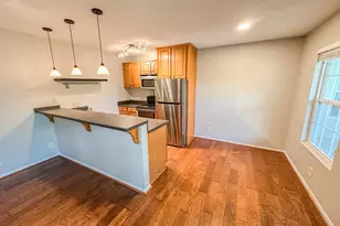 910 Duncan Ln, Austin, TX 78705 - Photo 3