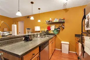910 Duncan Ln, Austin, TX 78705 - Photo 9
