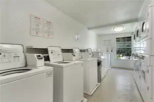 910 Duncan Ln, Austin, TX 78705 - Photo 21