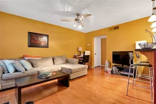 910 Duncan Ln, Austin, TX 78705 - Photo 1