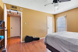 910 Duncan Ln, Austin, TX 78705 - Photo 13