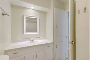 8012 Stillwood Ln, Austin, TX 78757 - Photo 15