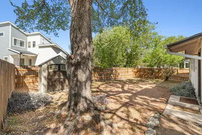 904 Plateau Circle, Austin, TX 78745 - Photo 17