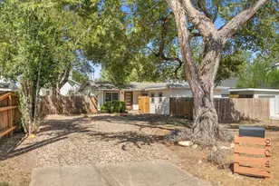 904 Plateau Cir, Austin, TX 78745 - Photo 3