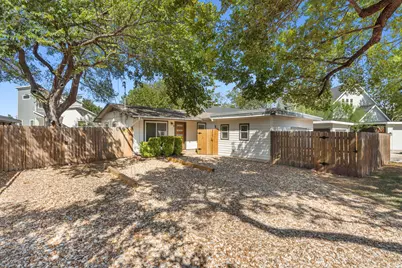 904 Plateau Circle, Austin, TX 78745 - Photo 3