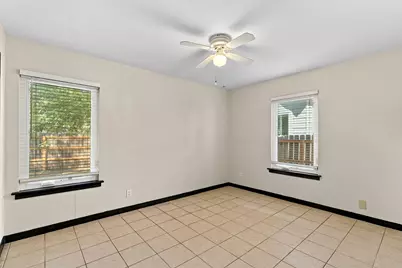 904 Plateau Circle, Austin, TX 78745 - Photo 11