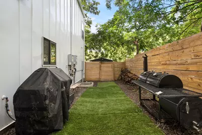 2214 Garden Street #2, Austin, TX 78702 - Photo 33