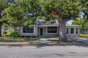 488 7th St, Somerville, TX 77879 - Photo 1