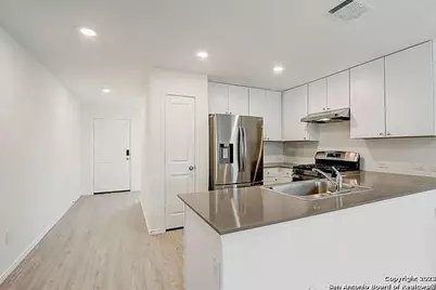 10707 Margarita Loop, San Antonio, TX 78109 - Photo 7