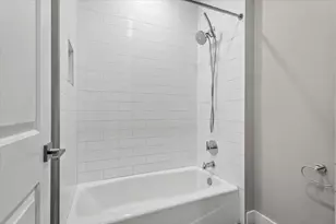 913 Stobaugh St, Austin, TX 78757 - Photo 35