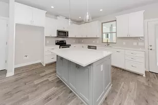 122 W Kikipua Ln, Bastrop, TX 78602 - Photo 3