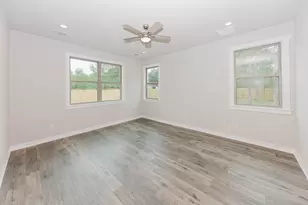 122 W Kikipua Ln, Bastrop, TX 78602 - Photo 11