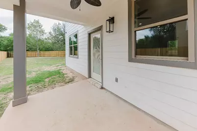 122 W Kikipua Lane, Bastrop, TX 78602 - Photo 17
