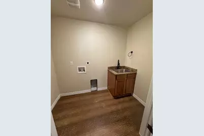 101 Calvin Smith Lane #B, Jarrell, TX 76537 - Photo 11