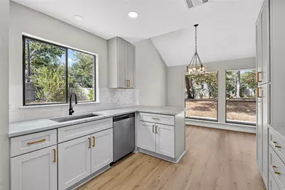 11202 Balcones Woods Cove, Austin, TX 78759 - Photo 13