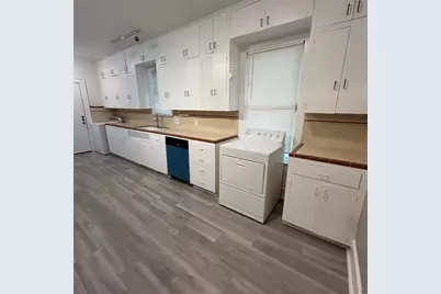 1115 W 22 1/2 Street, Austin, TX 78705 - Photo 17