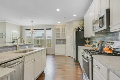 2817 Kinney Oaks Court, Austin, TX 78704 - Photo 9