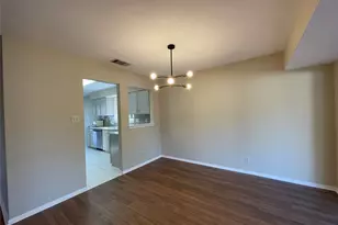 8905 Bridgewood Trail, Austin, TX 78729 - Photo 7