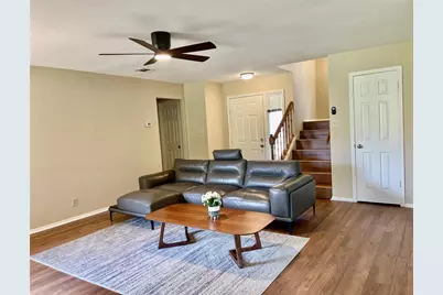 8905 Bridgewood Trail, Austin, TX 78729 - Photo 3