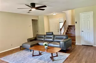 8905 Bridgewood Trail, Austin, TX 78729 - Photo 3