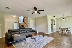 8905 Bridgewood Trail, Austin, TX 78729 - Photo 5