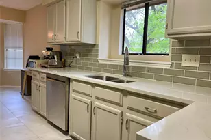 8905 Bridgewood Trail, Austin, TX 78729 - Photo 11