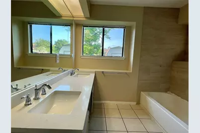 8905 Bridgewood Trail, Austin, TX 78729 - Photo 17