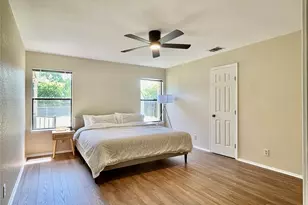 8905 Bridgewood Trail, Austin, TX 78729 - Photo 15