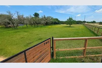 790 Private Road 905, Liberty Hill, TX 78642 - Photo 37