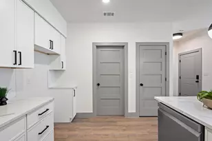 2450 Wickersham Ln, Austin, TX 78741 - Photo 11