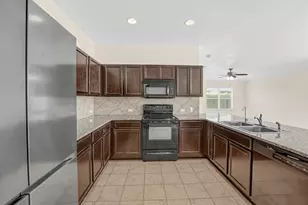 132 Denton Dr, Hutto, TX 78634 - Photo 5