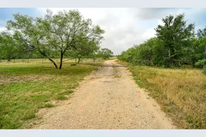 323 Cr 446, Gonzales, TX 78629 - Photo 25