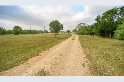 323 Cr 446, Gonzales, TX 78629 - Photo 23