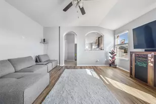 137 Hematite Ln, Jarrell, TX 76537 - Photo 7