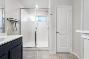 137 Hematite Ln, Jarrell, TX 76537 - Photo 17