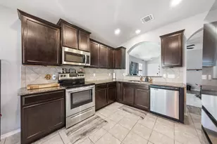 137 Hematite Ln, Jarrell, TX 76537 - Photo 11