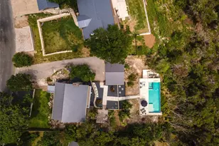 2711 Trail Of Madrones St, Austin, TX 78746 - Photo 33