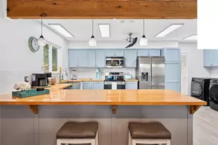 2711 Trail Of Madrones St, Austin, TX 78746 - Photo 9