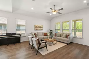211 Brookside St, Hutto, TX 78634 - Photo 13