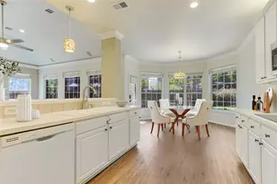 10030 Estancia Ln, Austin, TX 78739 - Photo 9