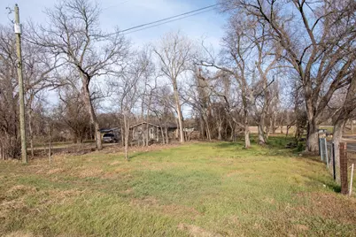418 S Avenue D Avenue, Elgin, TX 78621 - Photo 7