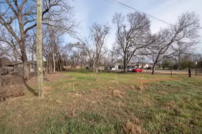 418 S Avenue D Avenue, Elgin, TX 78621 - Photo 29