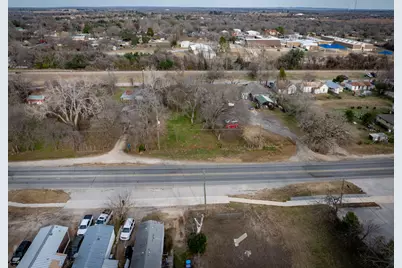 418 S Avenue D Avenue, Elgin, TX 78621 - Photo 17