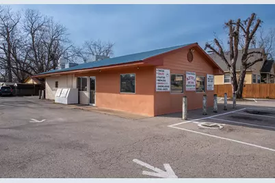 418 S Avenue D Avenue, Elgin, TX 78621 - Photo 9