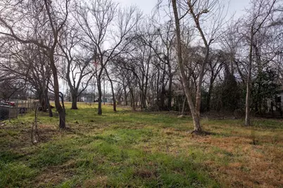 418 S Avenue D Avenue, Elgin, TX 78621 - Photo 5