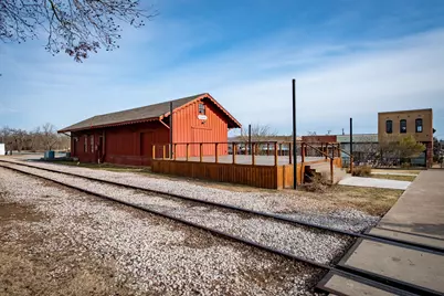 418 S Avenue D Avenue, Elgin, TX 78621 - Photo 13