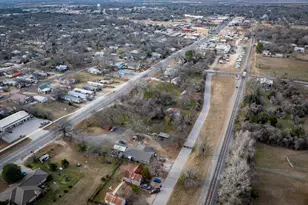 418 S Ave D Ave, Elgin, TX 78621 - Photo 21