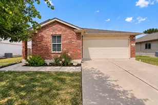 324 Almquist St, Hutto, TX 78634 - Photo 3